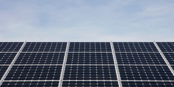 Comprar / Vender Casas Unifamiliares y Chalets en Móstoles · con Placas Solares