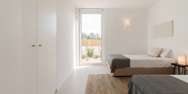 Comprar / Vender Casas Unifamiliares y Chalets en Móstoles · con Mobiliario y Carpintería a Medida